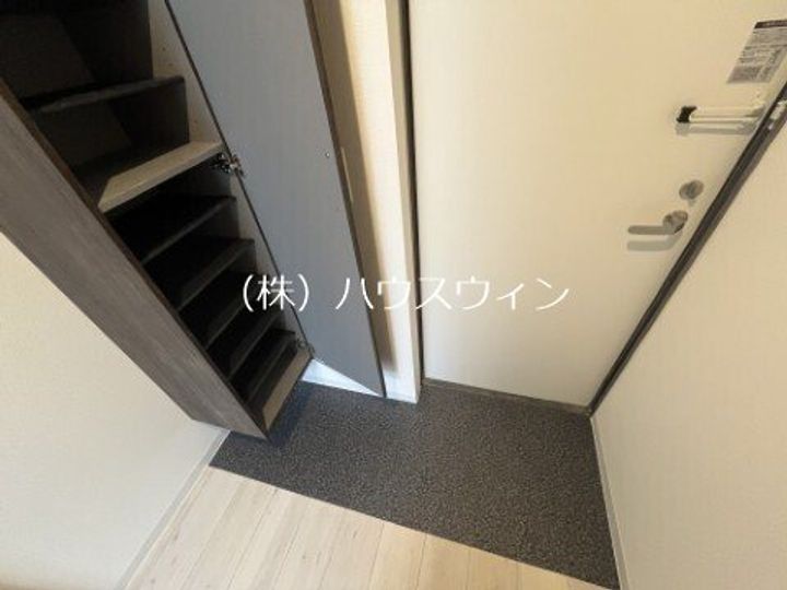 ジーメゾン春日部栄町の玄関