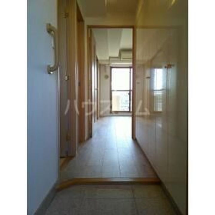 ベェルヴェル稲城の玄関