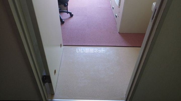 ドーミー赤池の玄関