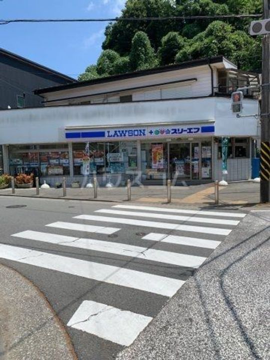 ユナイト横須賀中央グラナダの杜の周辺