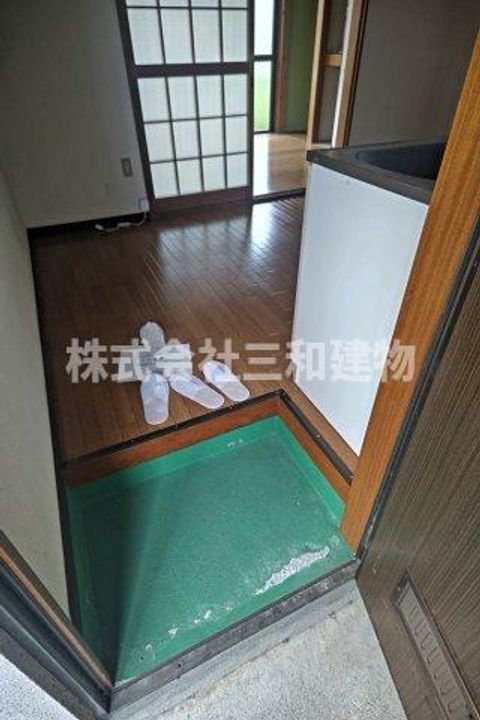 すばるハイツの玄関