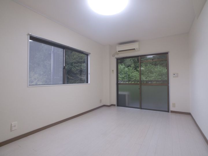 京都府京都市北区衣笠赤阪町(マンション)の賃貸物件の居間