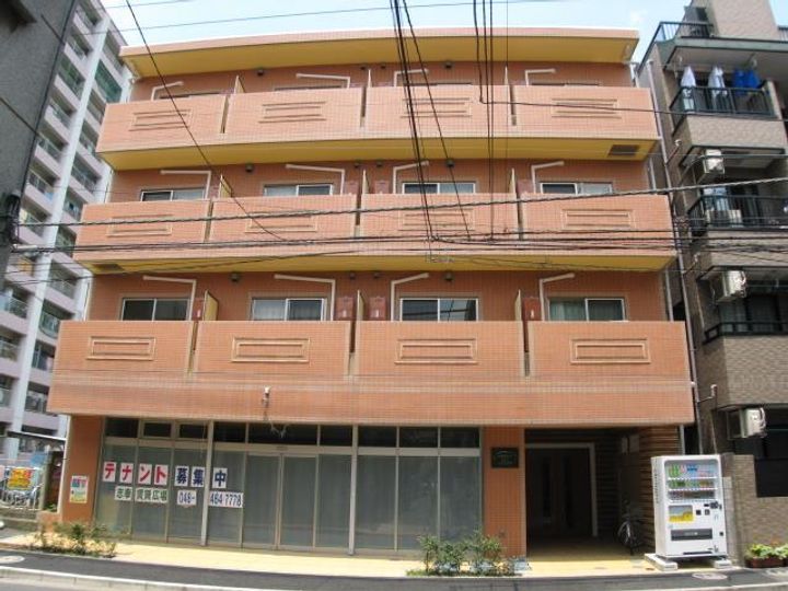 志幸35 CORONの外観