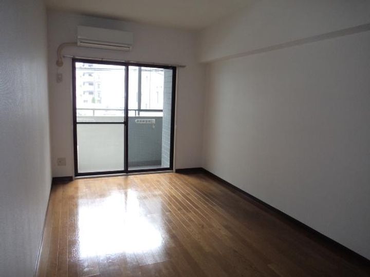 ソフィア尾頭橋の居間