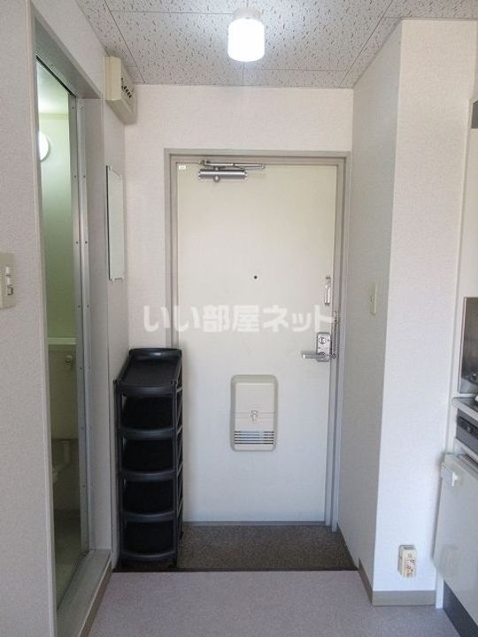 奈良県奈良市神殿町(マンション)の賃貸物件の玄関