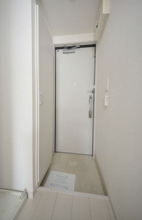 リブリ・東林間の玄関