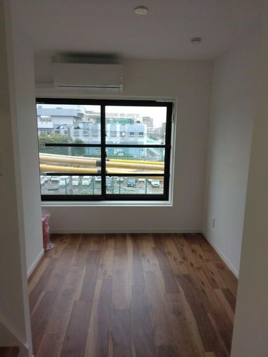 フェリチタ横川の居間