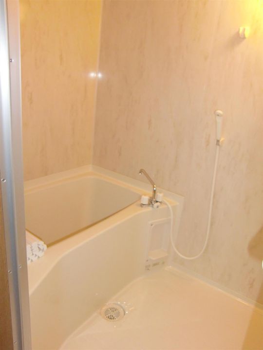 ヒルトップガーデン IIIの風呂