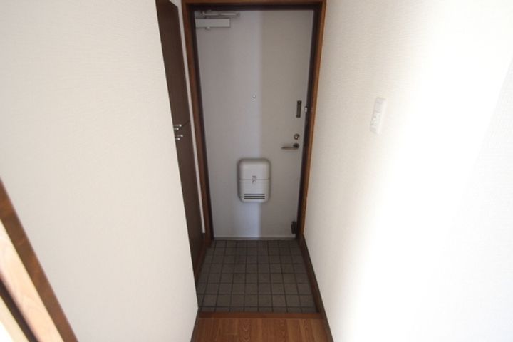 シャルマン財官IIの玄関