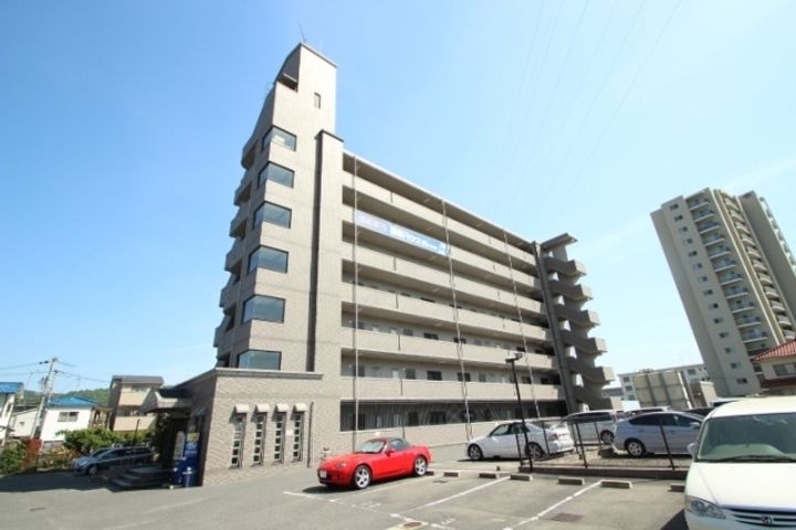 シャルマン財官IIの外観