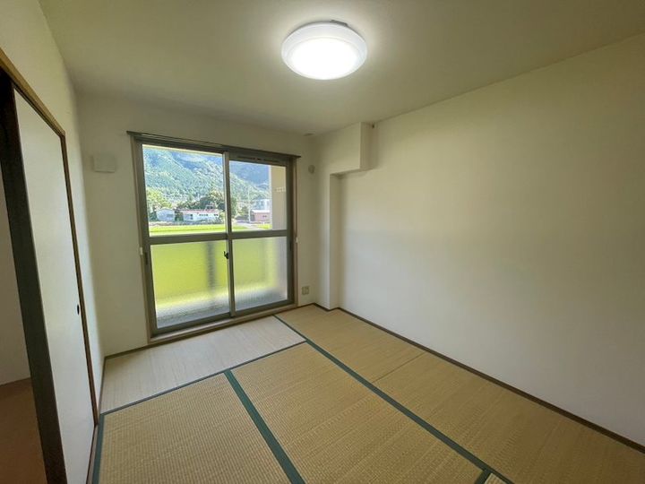 デロスの内装