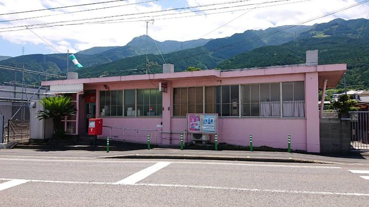 デロスの周辺
