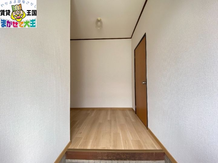 岸本アパートの玄関