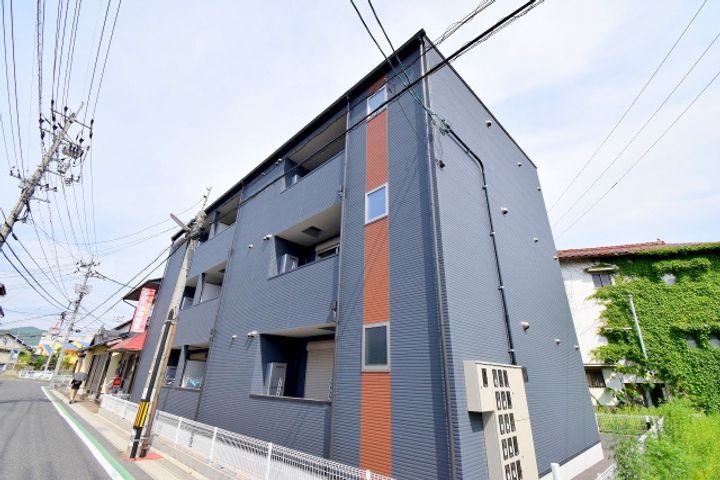 広島県三次市十日市西1(アパート)の賃貸物件の外観