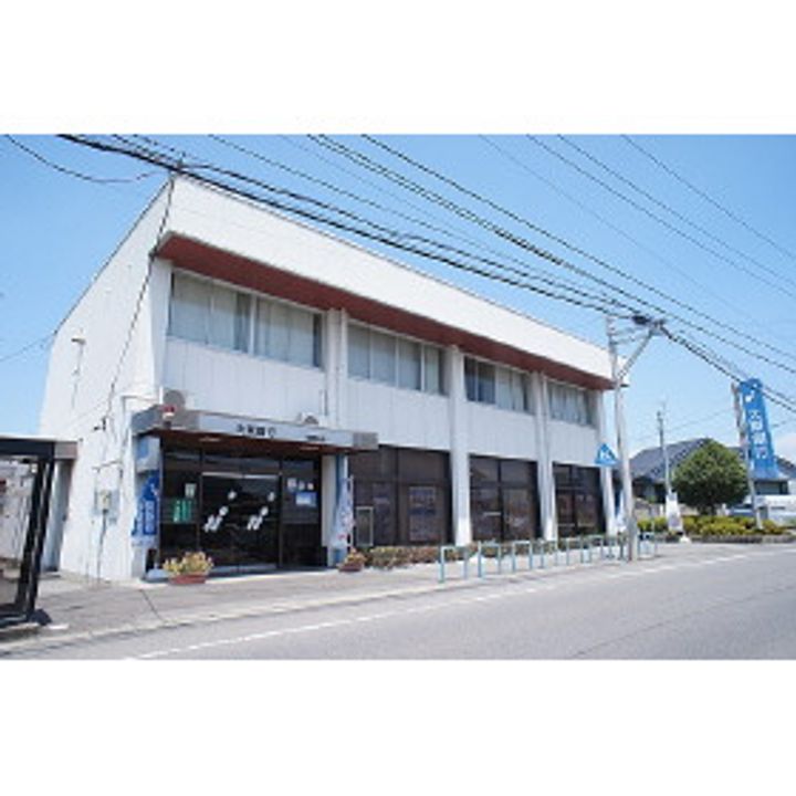 ファミール鎌田の周辺