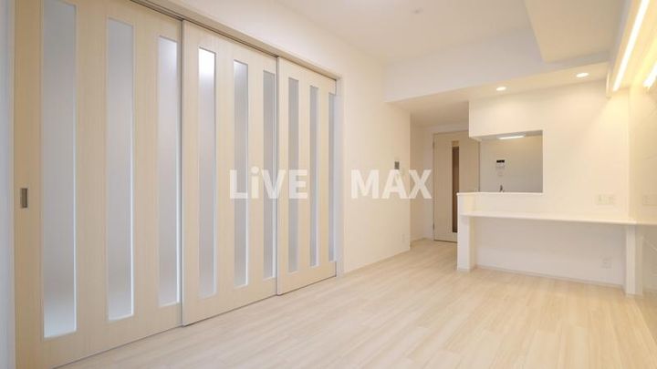 東京都足立区西新井7(マンション)の賃貸物件の居間