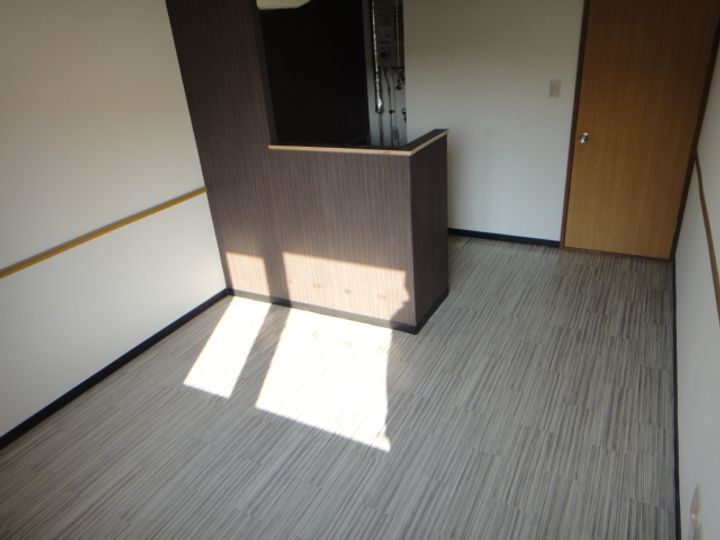 エトワール羊ヶ丘の居間