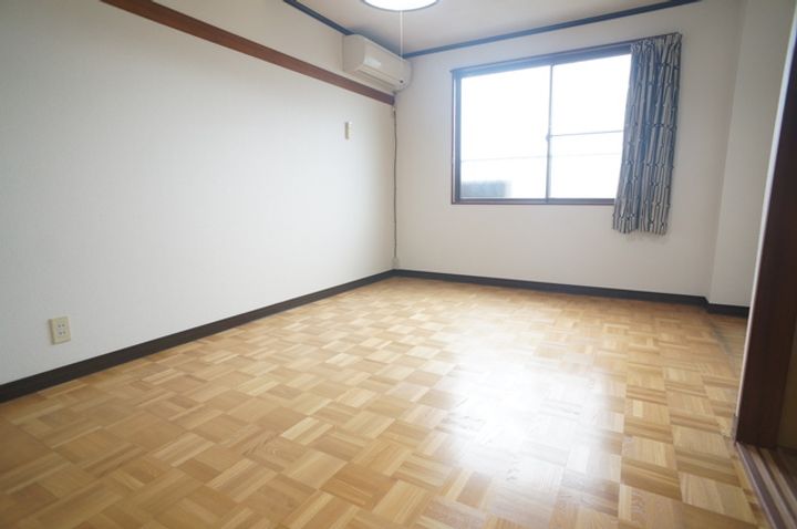 パレスコーポの居間