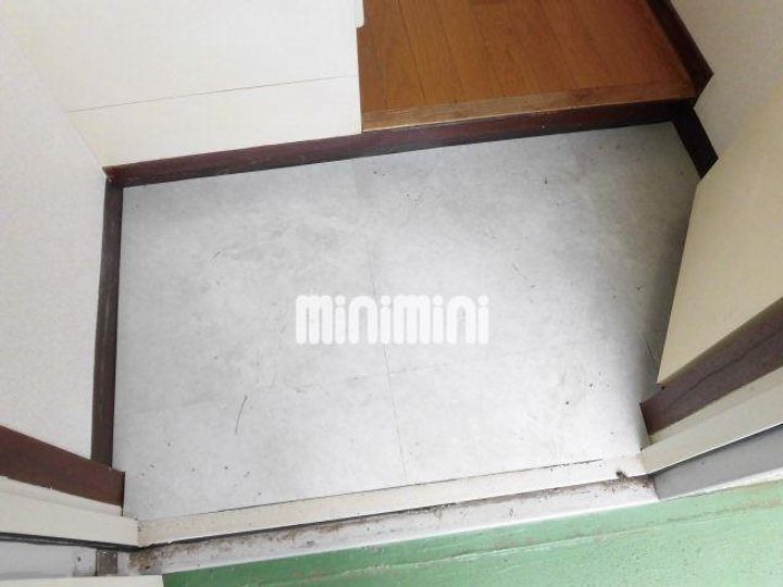 ハイツハセガワの玄関