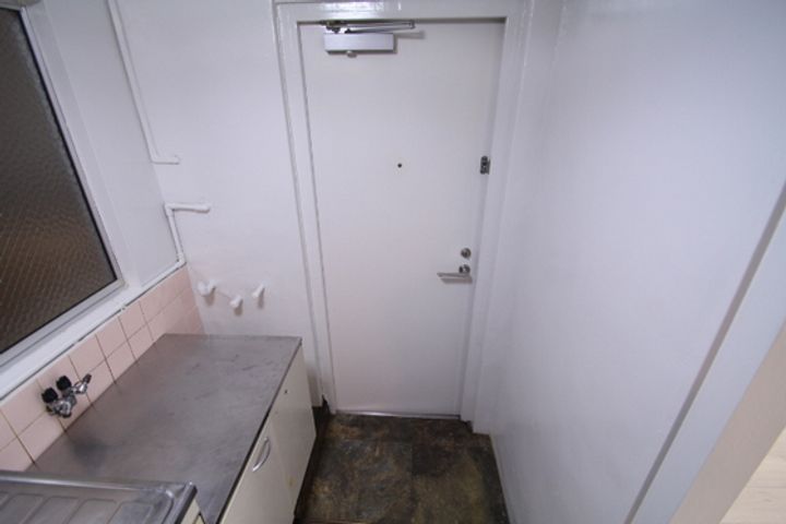 二葉ビル B棟の玄関