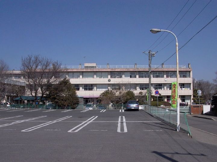 プルミエールの周辺