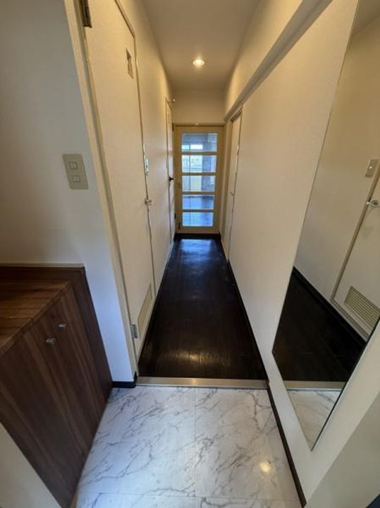 大阪府守口市西郷通4(マンション)の賃貸物件の玄関