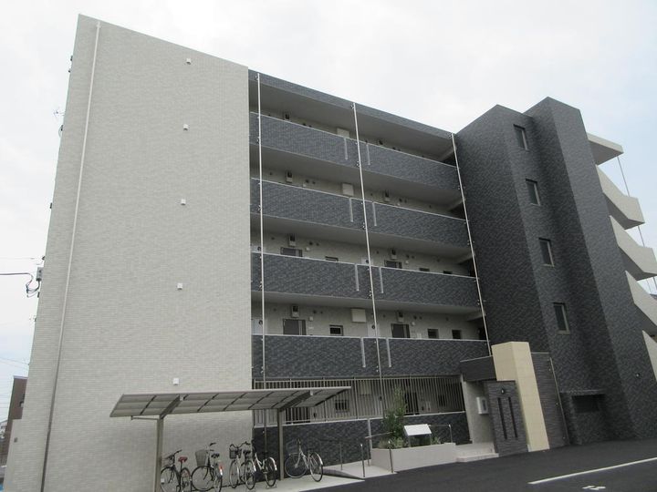 群馬県館林市千代田町(マンション)の賃貸物件の外観