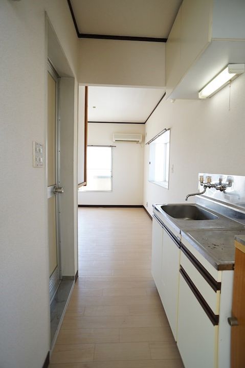 ハイムサンシャワーの玄関