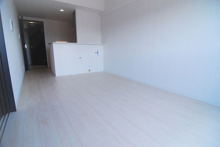 ネクステージ三萩野の居間