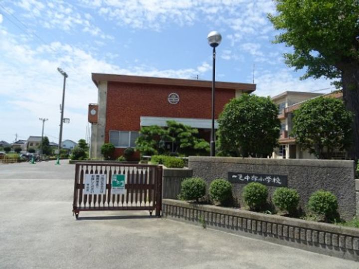 スィア バレーリアの周辺