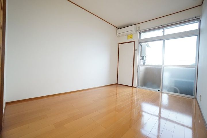 コーポ都の居間