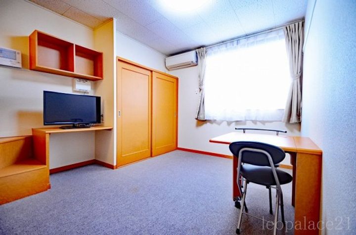 レオパレスいしかわの居間