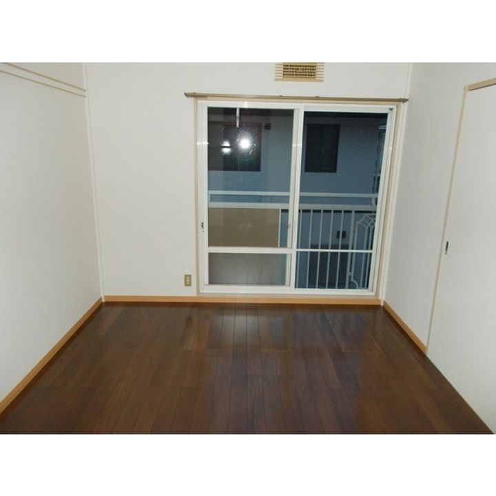 リバーサイドハイツの居間