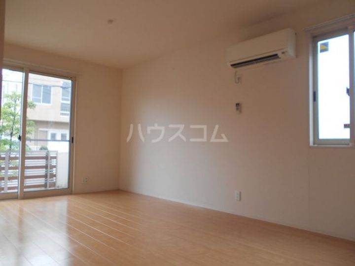 山梨県甲府市大里町(アパート)の賃貸物件の居間