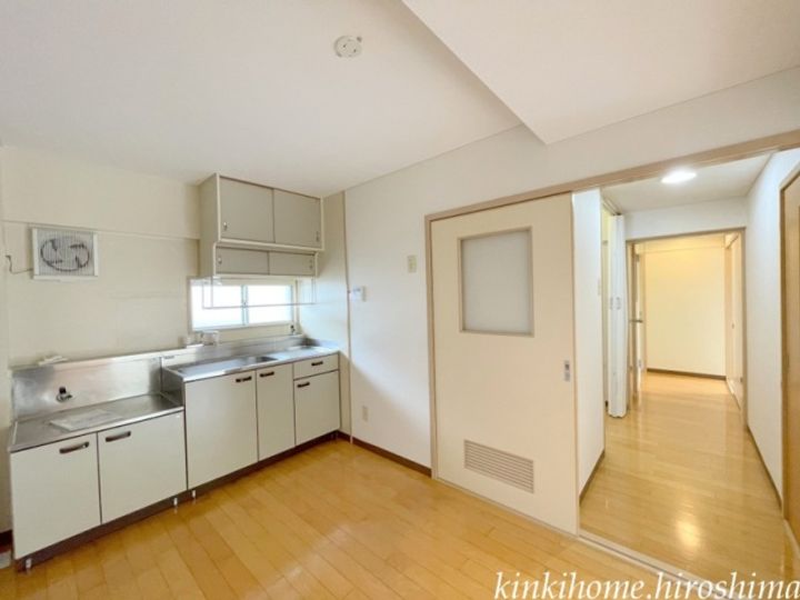 広島県廿日市市宮内4(マンション)の賃貸物件の居間