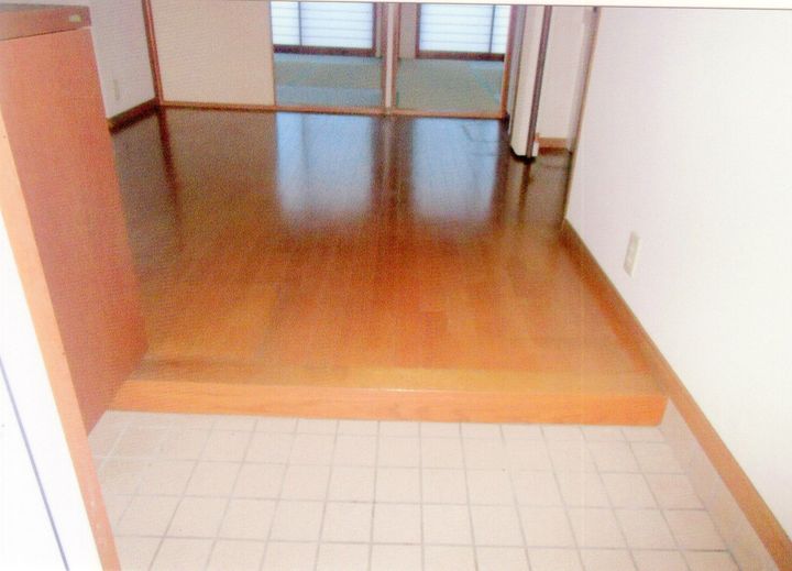 静岡県熱海市中央町(マンション)の賃貸物件の玄関