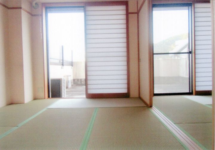 静岡県熱海市中央町(マンション)の賃貸物件の居間