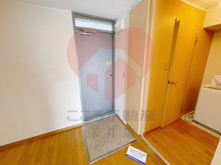 大阪府和泉市府中町(マンション)の賃貸物件の玄関