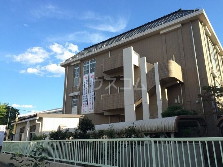 アルバティアラの周辺