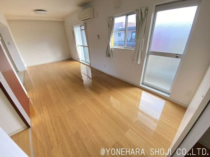 MIDハイツ駒見の居間