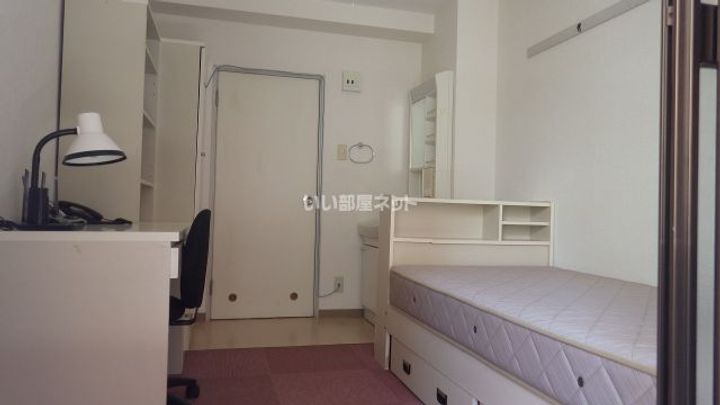 ドーミー赤池の居間