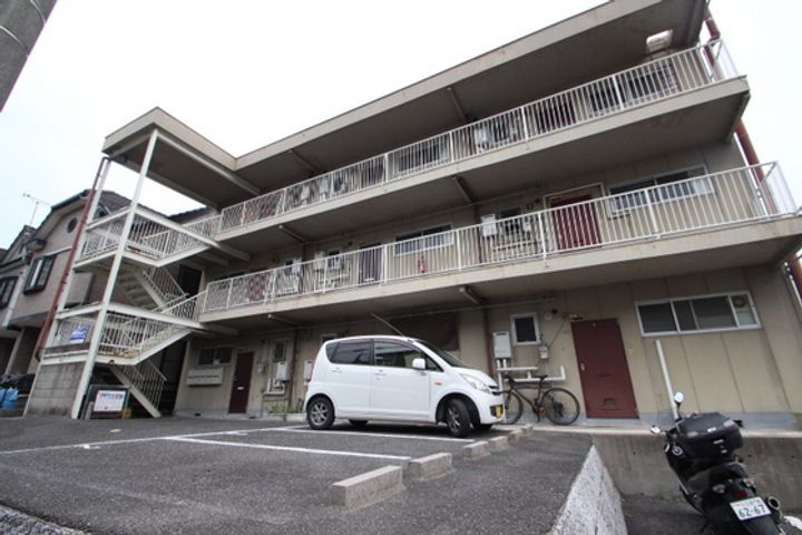 迫本マンションの外観