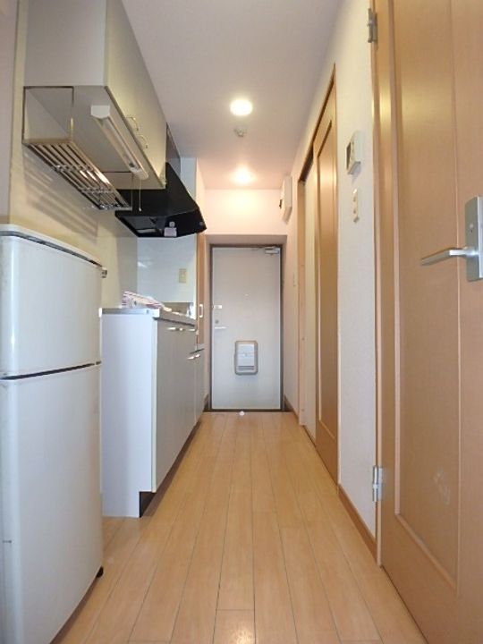 第六マンション一八の居間