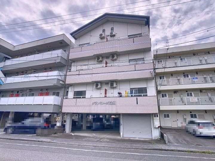 グランドコーポ高須の外観