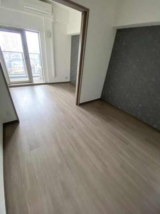 LUXENA KADOMAの居間