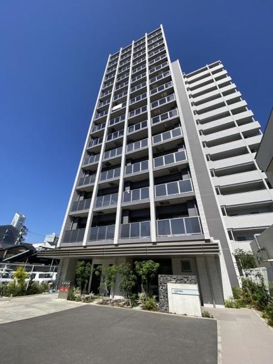 LUXENA KADOMAの外観