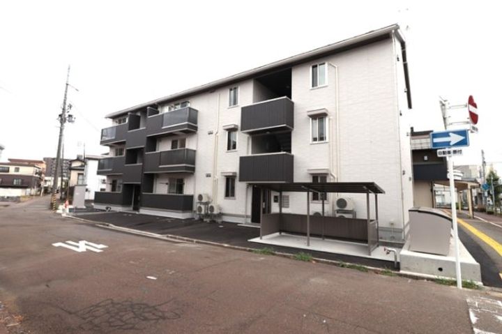 新潟県長岡市千手3(アパート)の賃貸物件の外観