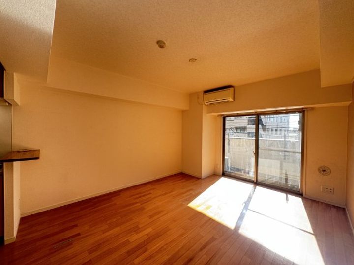 スペリオルクラブの居間