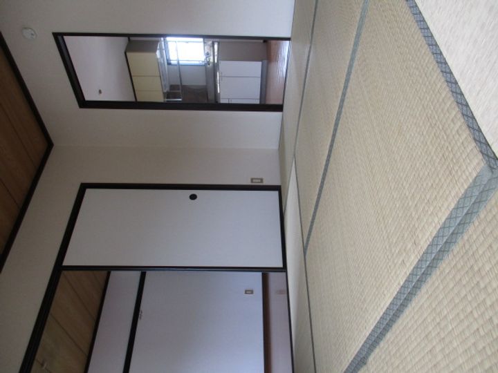 パルティール登呂A棟の居間