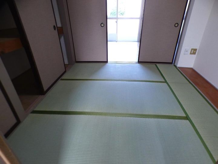 フジパレス中町の居間